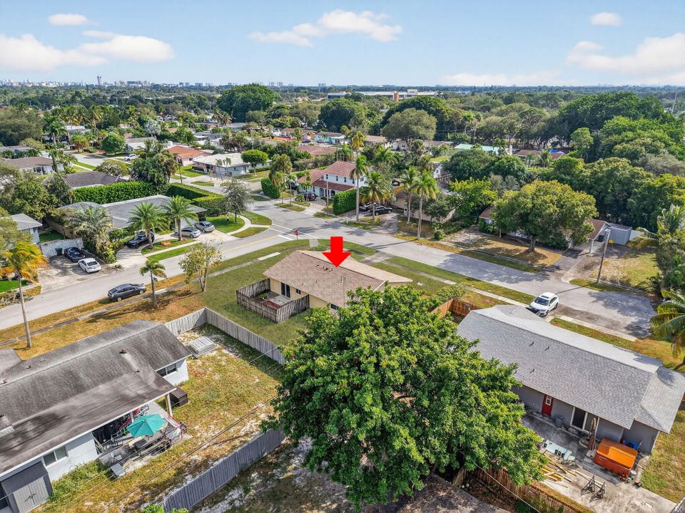 For Sale: $675,000 (3 beds, 2 baths, 1256 Square Feet)