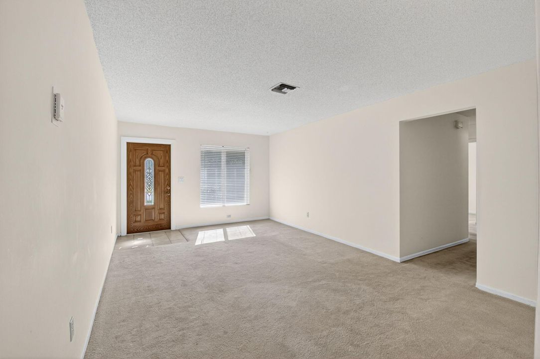 For Sale: $675,000 (3 beds, 2 baths, 1256 Square Feet)