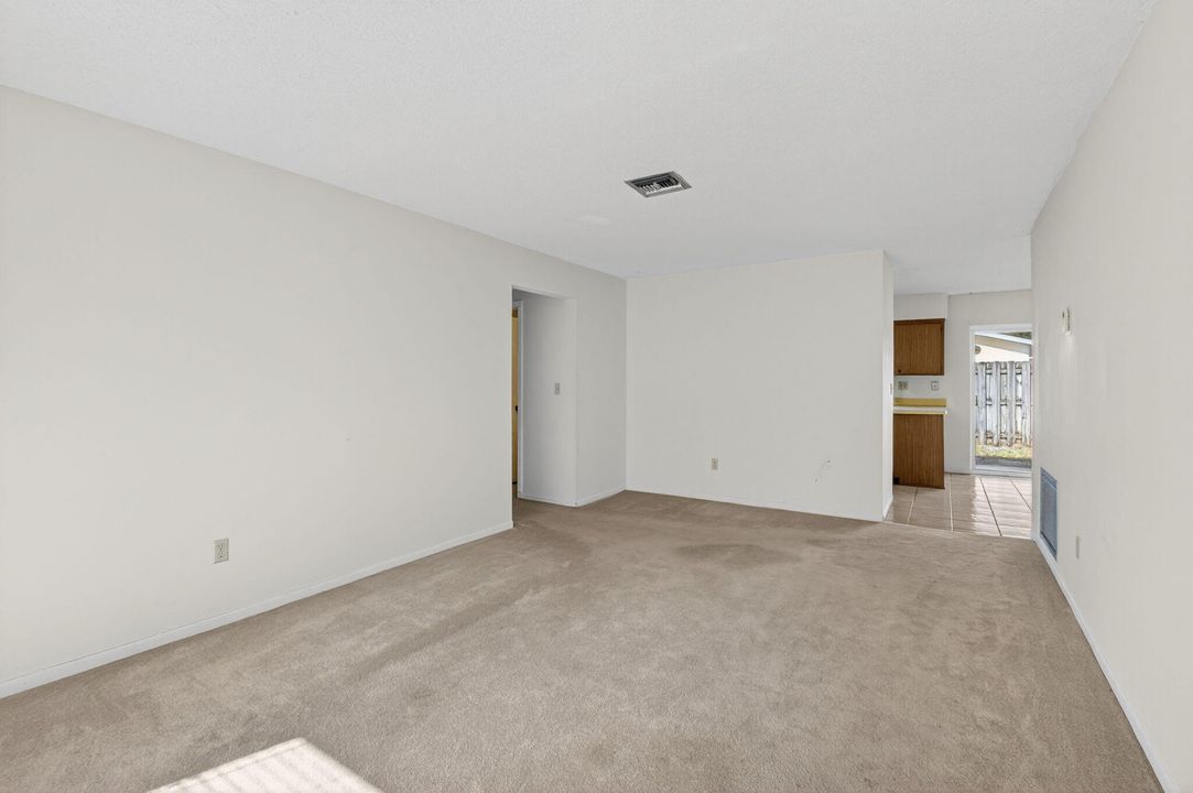 For Sale: $675,000 (3 beds, 2 baths, 1256 Square Feet)