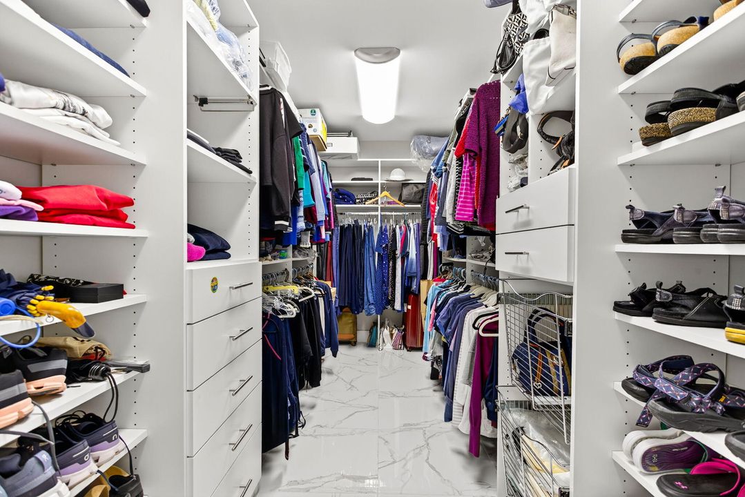 For Sale: $599,000 (3 beds, 2 baths, 2151 Square Feet)