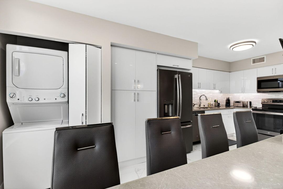 For Sale: $599,000 (3 beds, 2 baths, 2151 Square Feet)