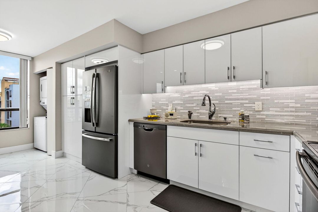 For Sale: $599,000 (3 beds, 2 baths, 2151 Square Feet)