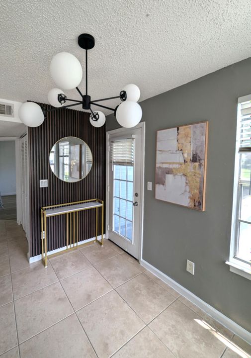 For Rent: $2,200 (2 beds, 2 baths, 946 Square Feet)