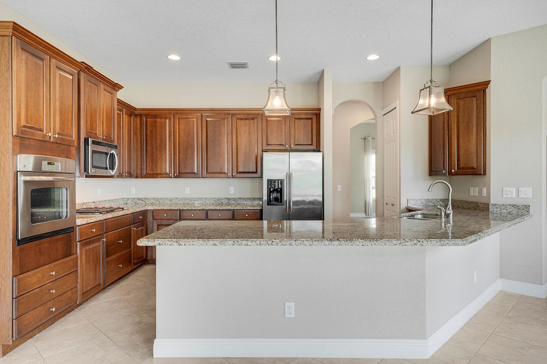 На продажу: $929,900 (4 спален, 3 ванн, 3063 Квадратных фут)