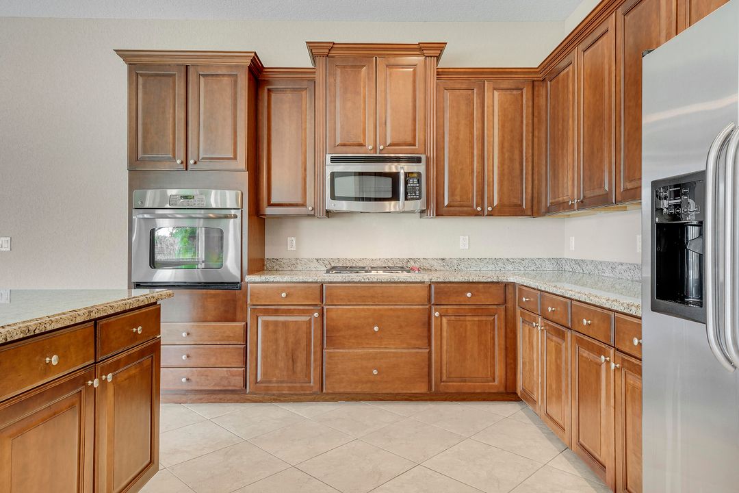 На продажу: $929,900 (4 спален, 3 ванн, 3063 Квадратных фут)