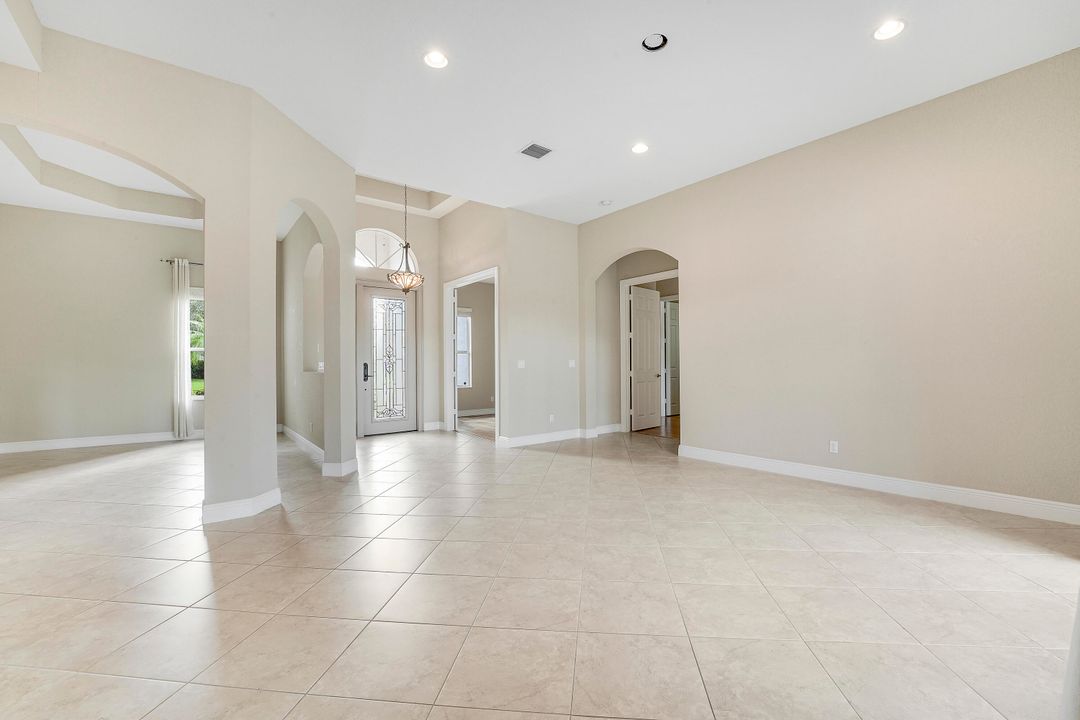 На продажу: $929,900 (4 спален, 3 ванн, 3063 Квадратных фут)