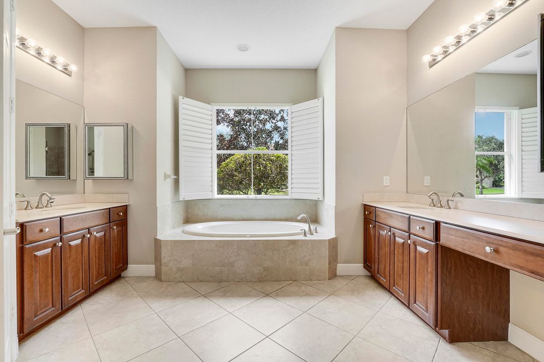 На продажу: $929,900 (4 спален, 3 ванн, 3063 Квадратных фут)