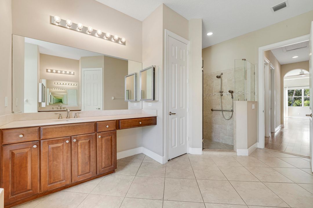 На продажу: $929,900 (4 спален, 3 ванн, 3063 Квадратных фут)