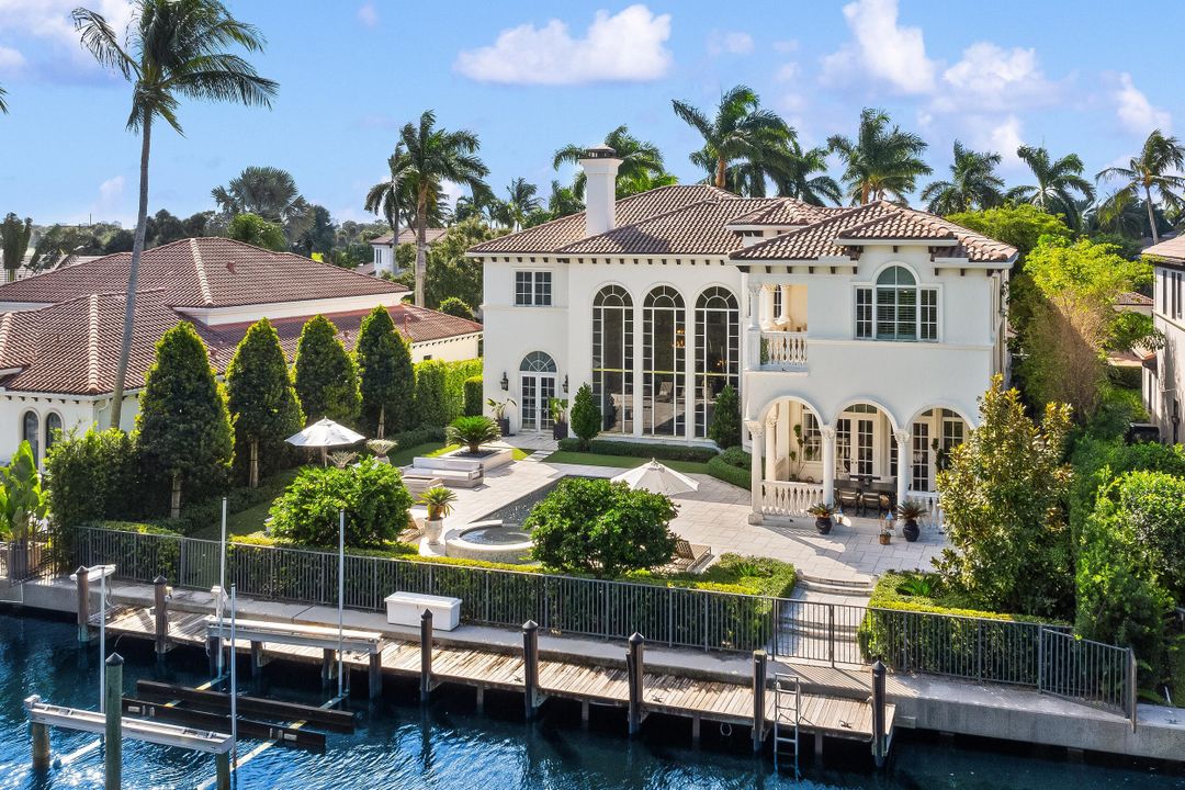 For Sale: $8,990,000 (5 beds, 5 baths, 7169 Square Feet)