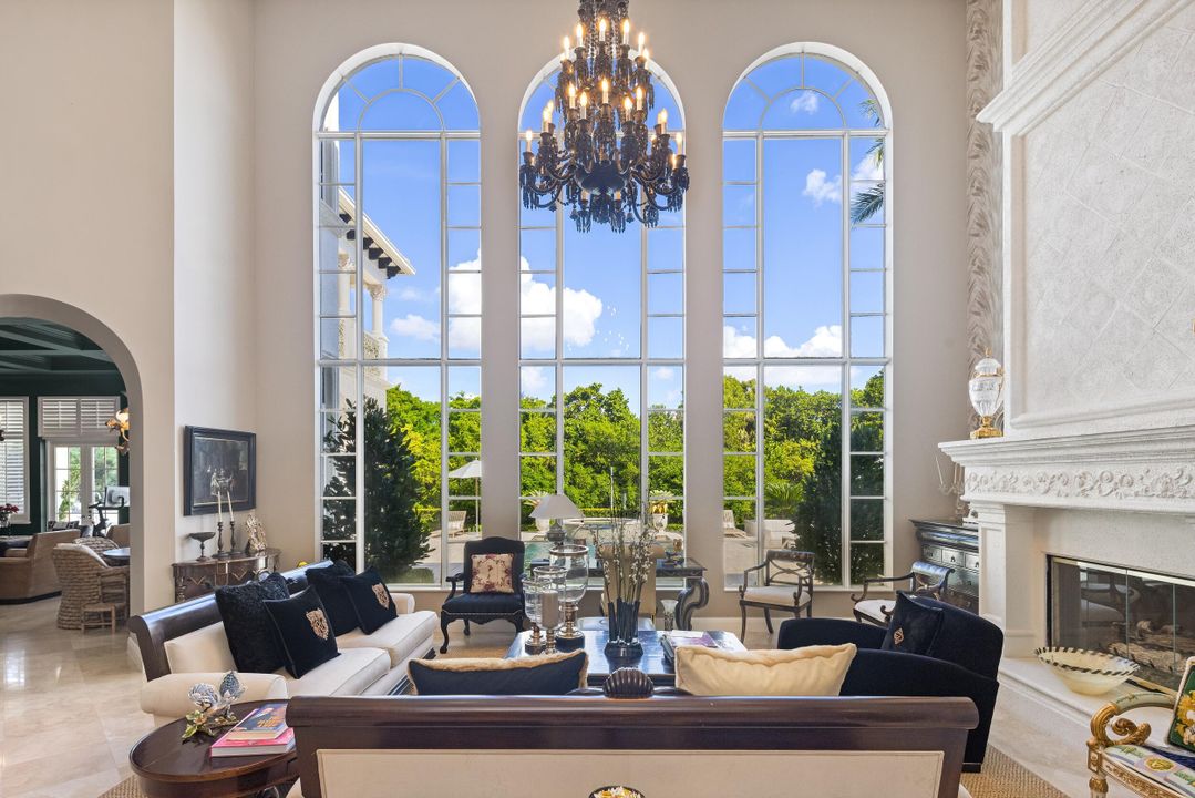 For Sale: $8,990,000 (5 beds, 5 baths, 7169 Square Feet)