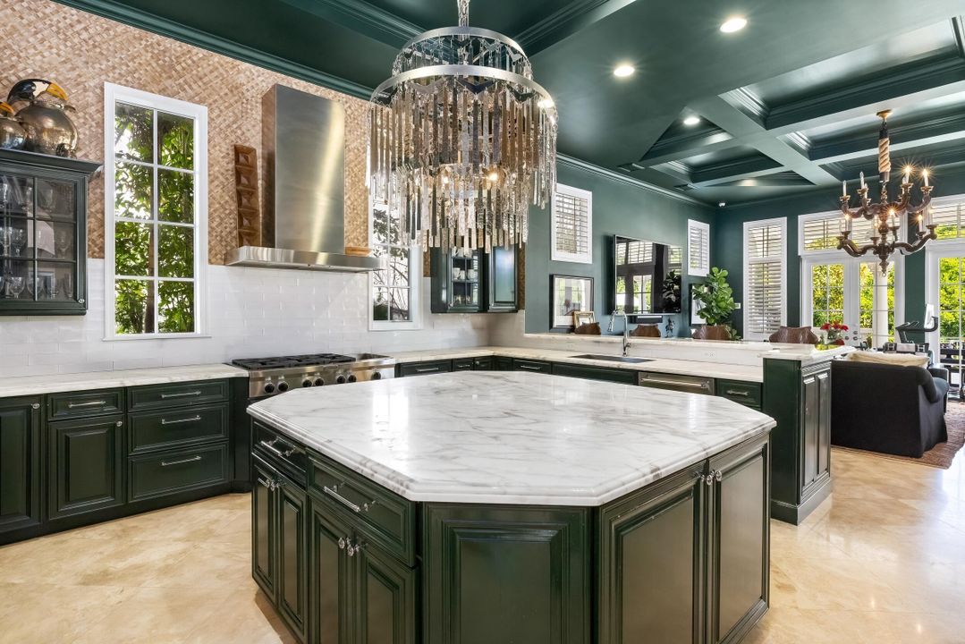 For Sale: $8,990,000 (5 beds, 5 baths, 7169 Square Feet)