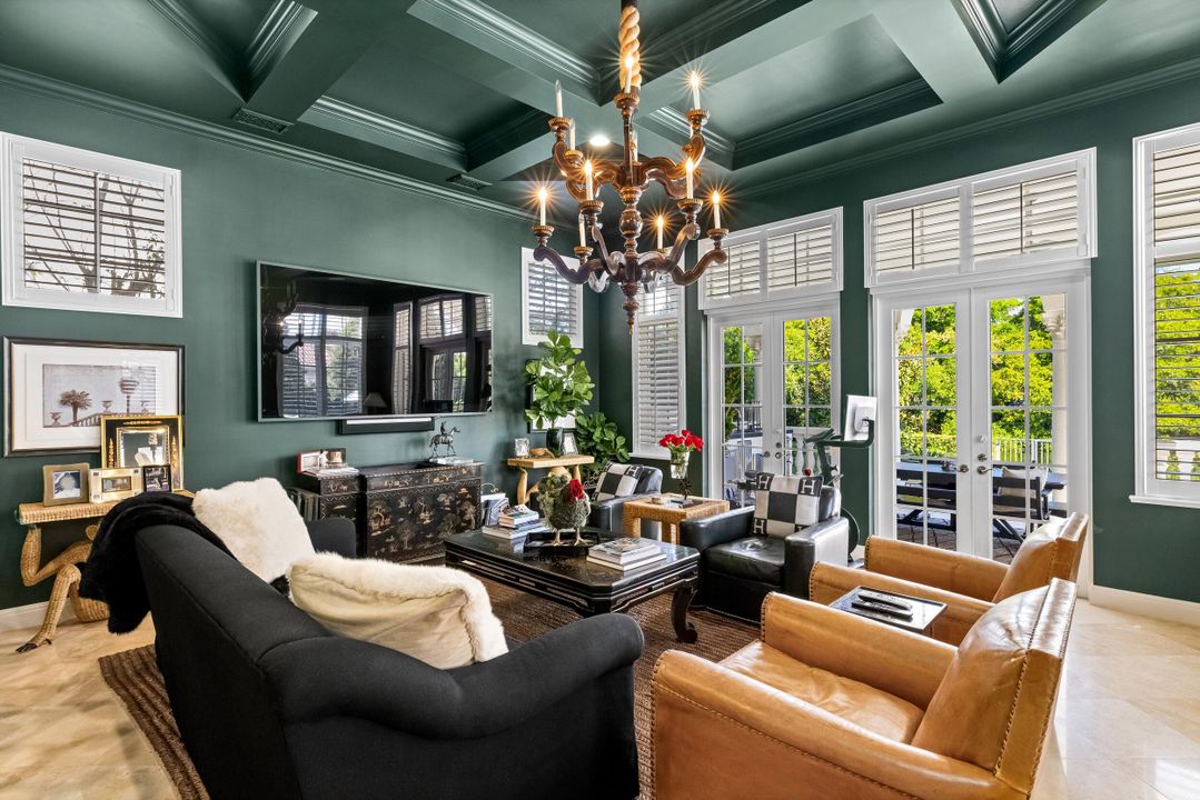 For Sale: $8,990,000 (5 beds, 5 baths, 7169 Square Feet)