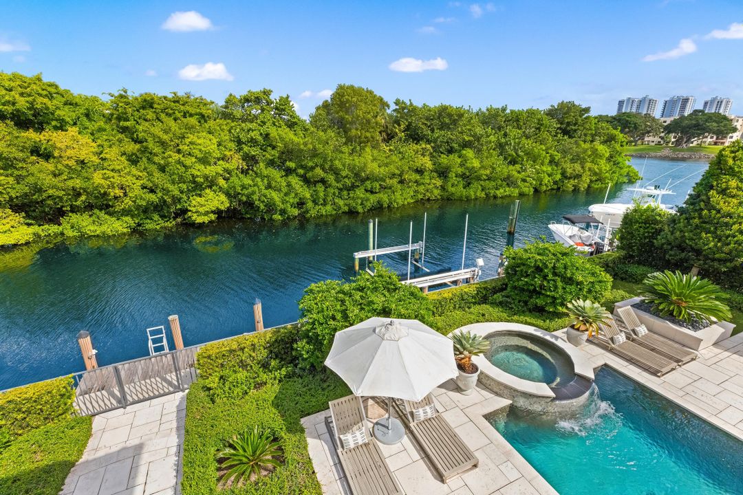 For Sale: $8,990,000 (5 beds, 5 baths, 7169 Square Feet)