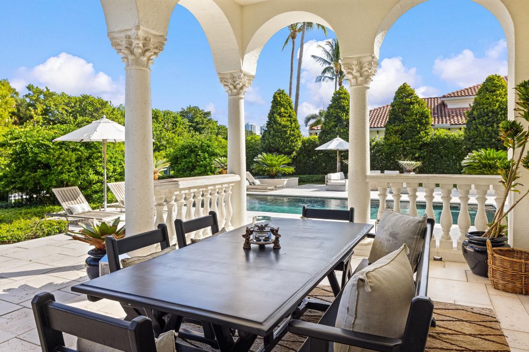 For Sale: $8,990,000 (5 beds, 5 baths, 7169 Square Feet)