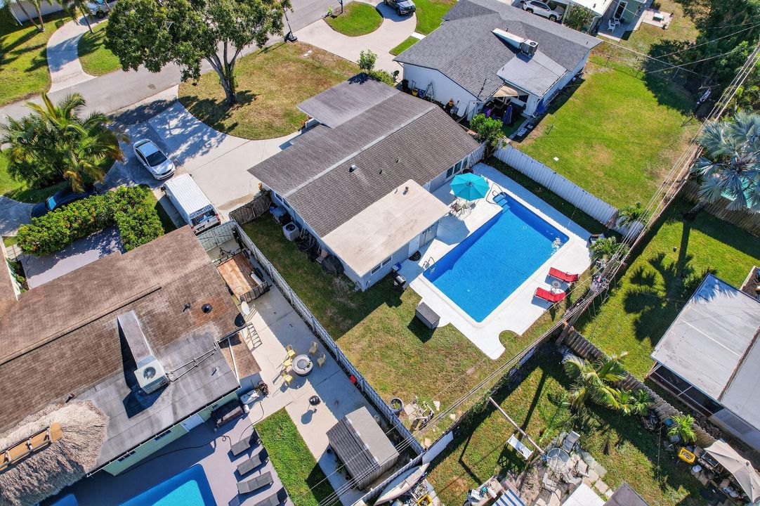 For Sale: $695,000 (3 beds, 2 baths, 1415 Square Feet)