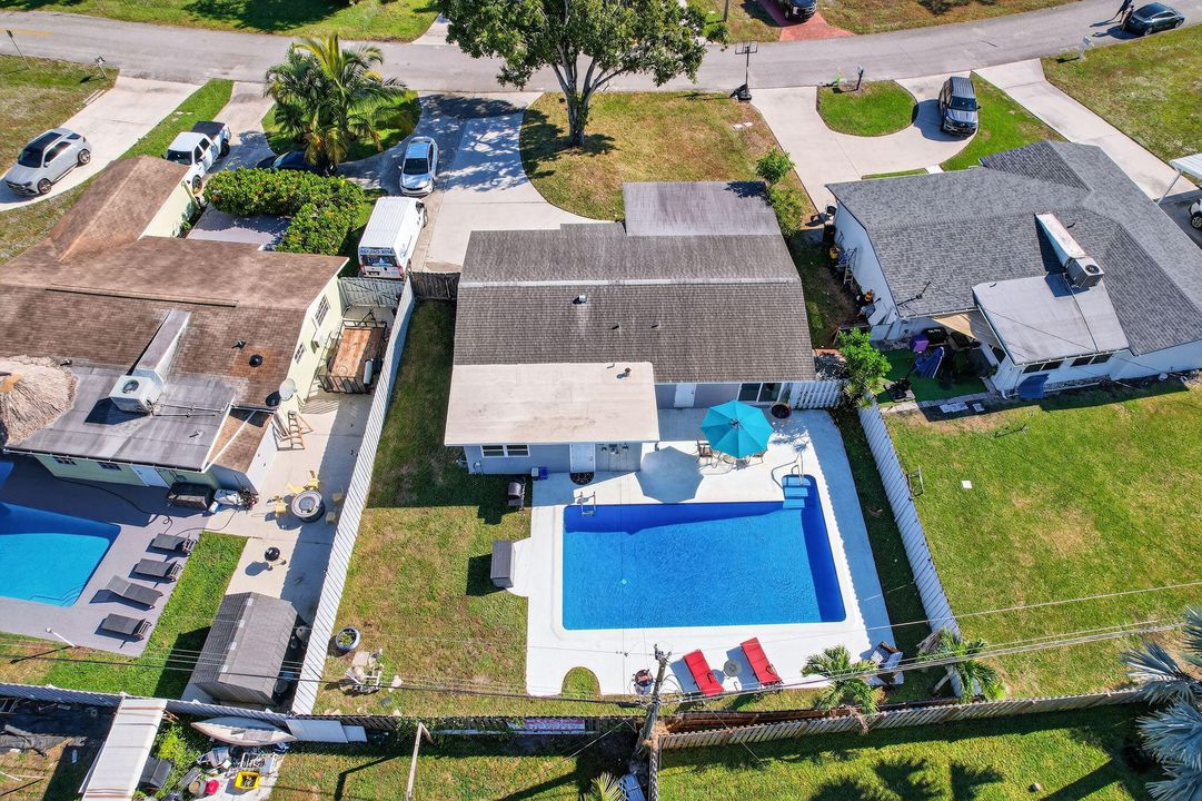 For Sale: $695,000 (3 beds, 2 baths, 1415 Square Feet)