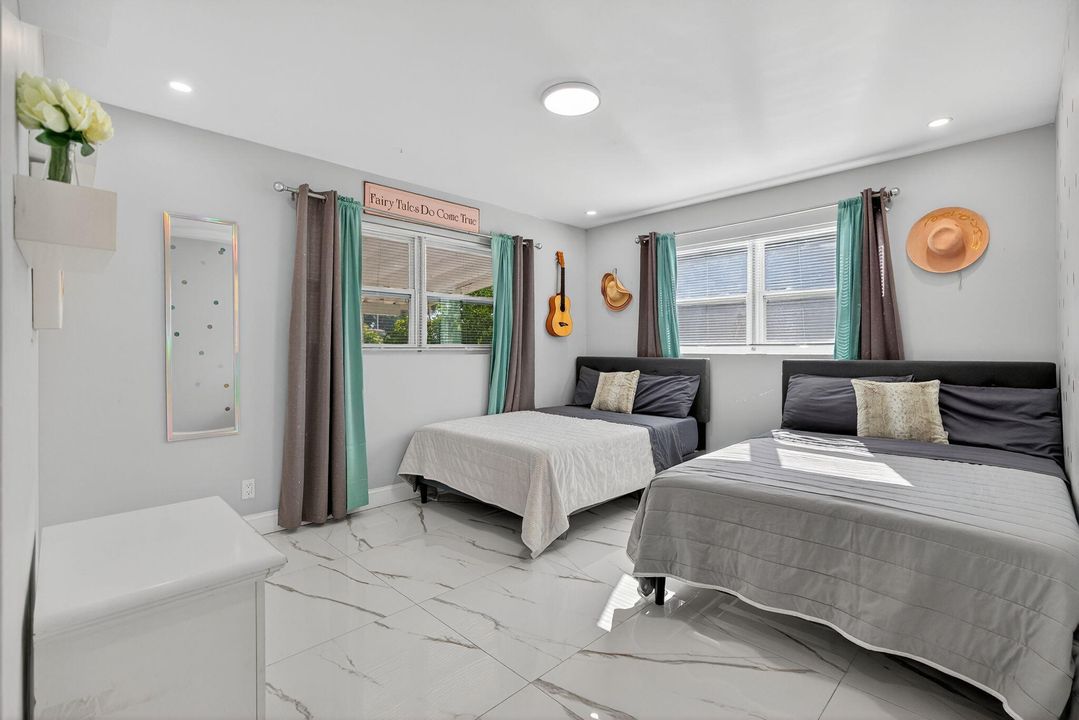 For Sale: $695,000 (3 beds, 2 baths, 1415 Square Feet)