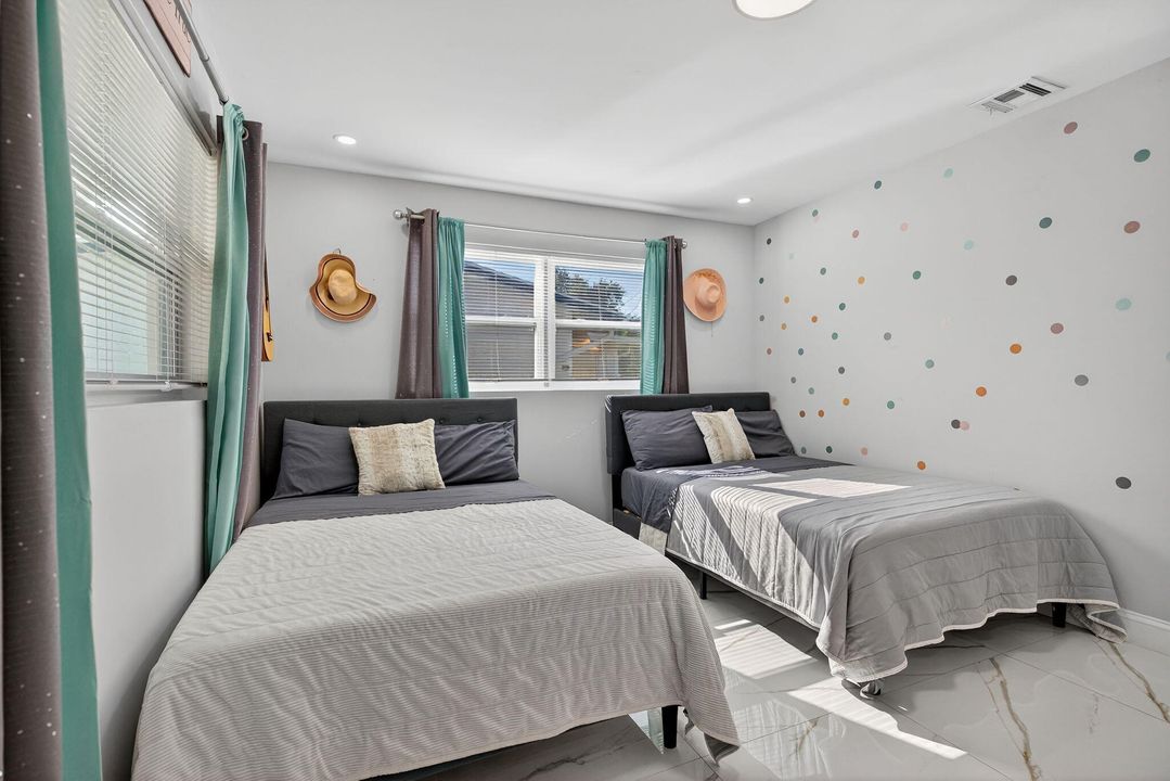 For Sale: $695,000 (3 beds, 2 baths, 1415 Square Feet)