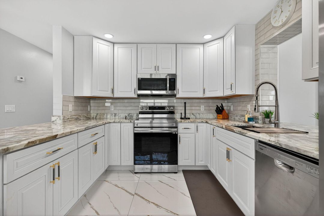 For Sale: $695,000 (3 beds, 2 baths, 1415 Square Feet)