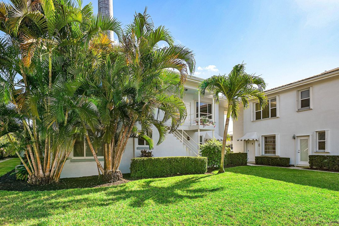 For Sale: $850,000 (2 beds, 2 baths, 1310 Square Feet)