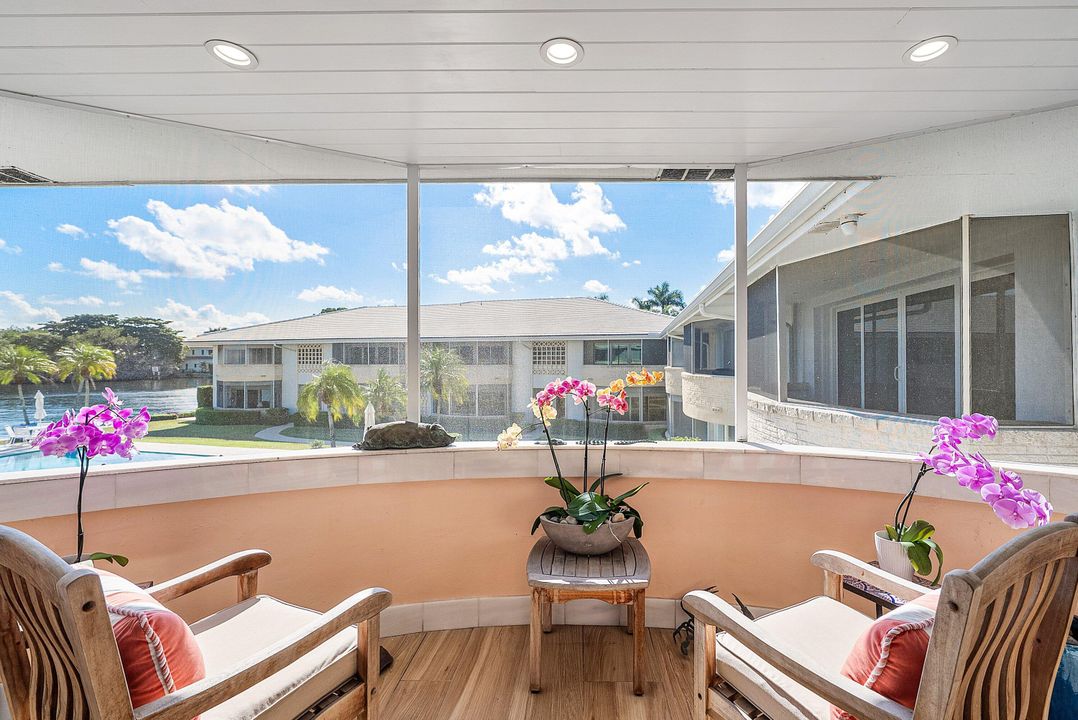 For Sale: $850,000 (2 beds, 2 baths, 1310 Square Feet)