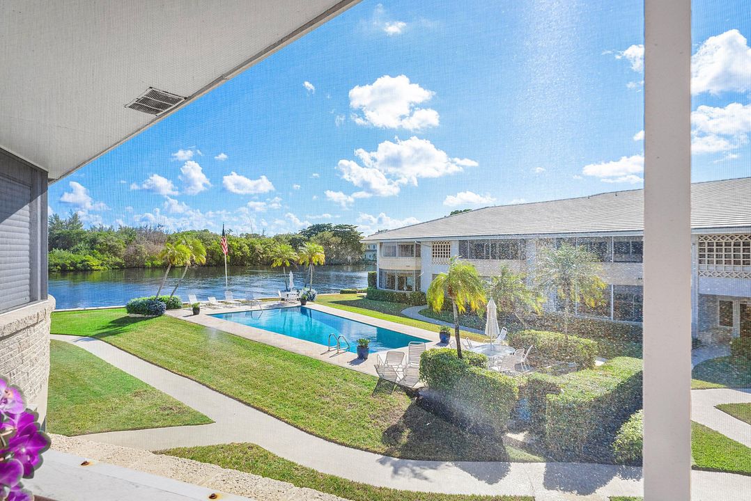 For Sale: $850,000 (2 beds, 2 baths, 1310 Square Feet)