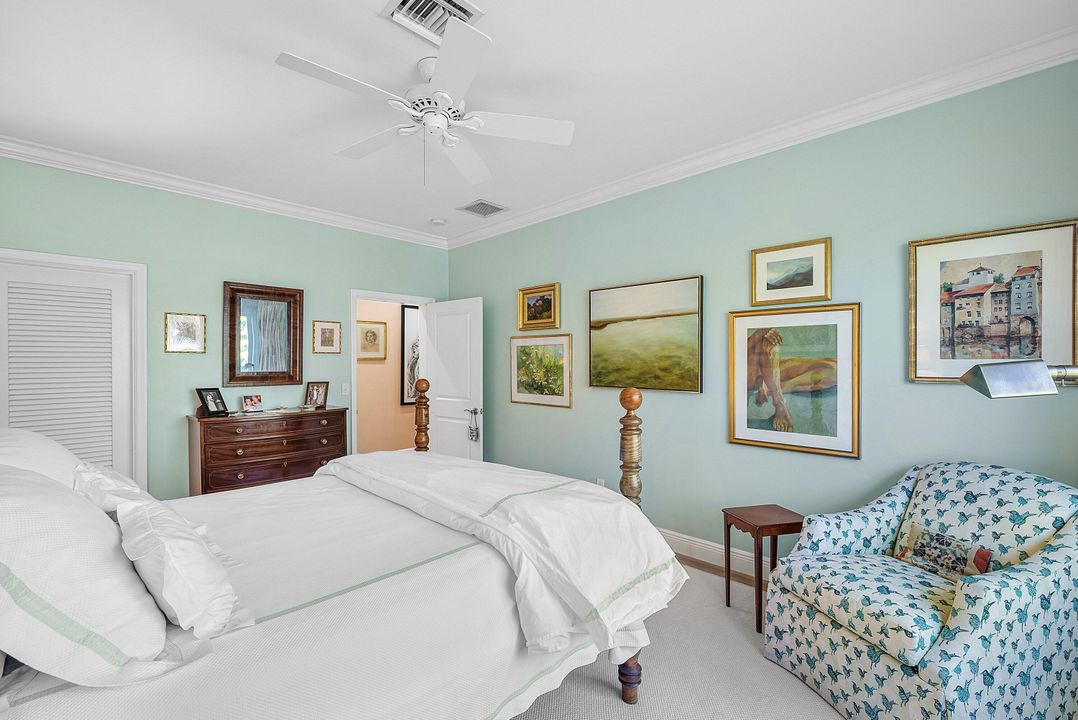 For Sale: $850,000 (2 beds, 2 baths, 1310 Square Feet)