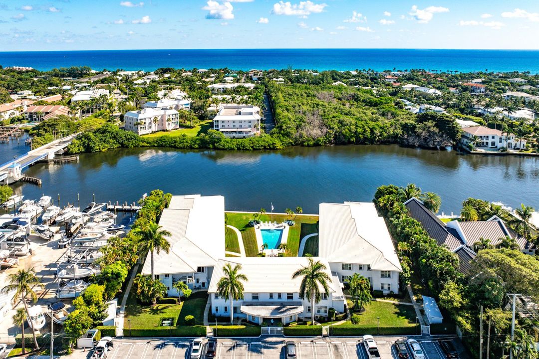 For Sale: $850,000 (2 beds, 2 baths, 1310 Square Feet)