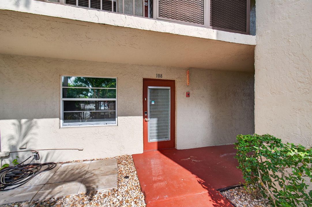 For Rent: $1,800 (2 beds, 2 baths, 1006 Square Feet)