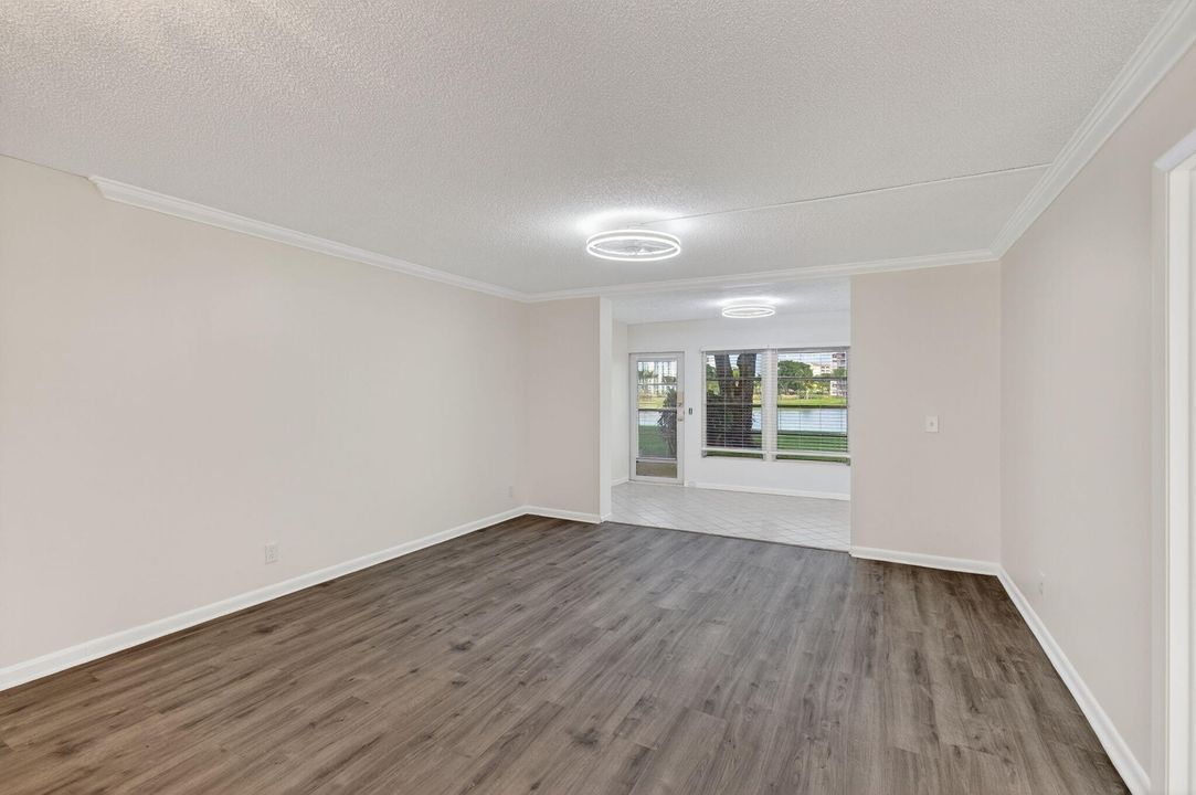 For Rent: $1,800 (2 beds, 2 baths, 1006 Square Feet)