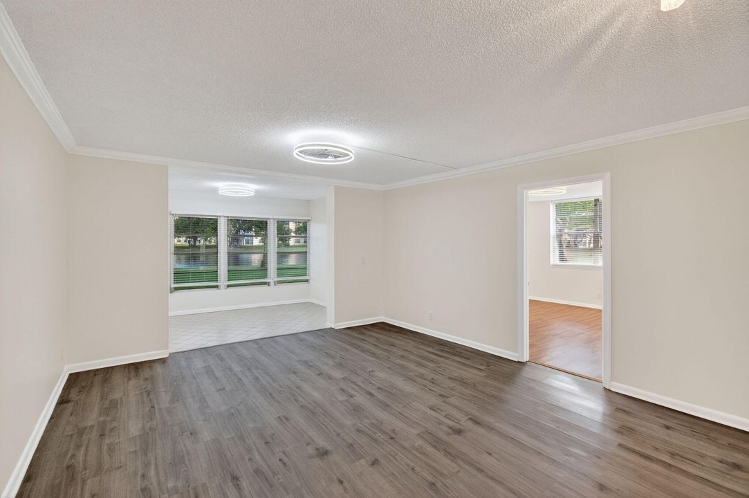 For Rent: $1,800 (2 beds, 2 baths, 1006 Square Feet)