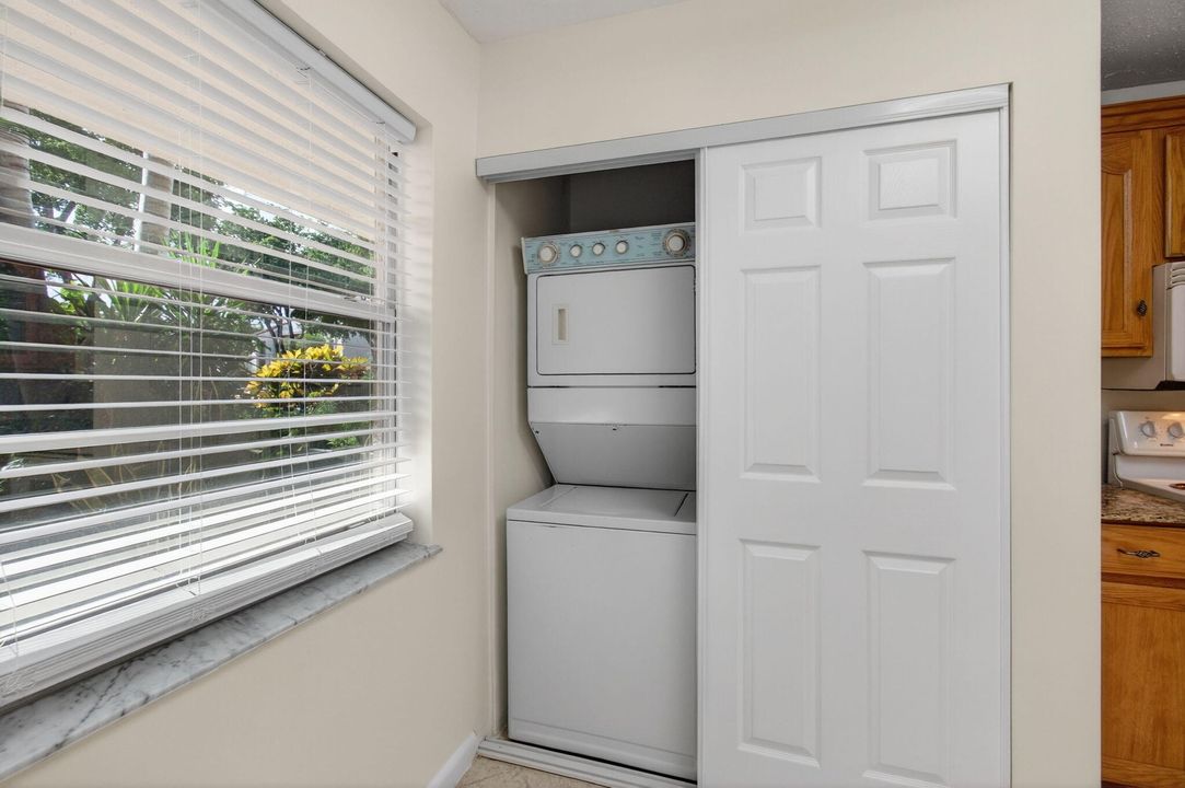 For Rent: $1,800 (2 beds, 2 baths, 1006 Square Feet)