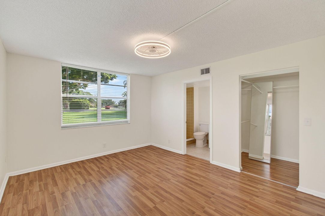 For Rent: $1,800 (2 beds, 2 baths, 1006 Square Feet)