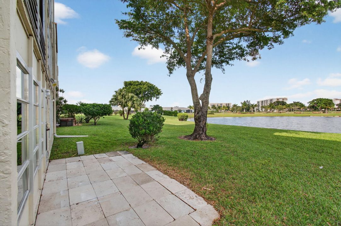 For Rent: $1,800 (2 beds, 2 baths, 1006 Square Feet)