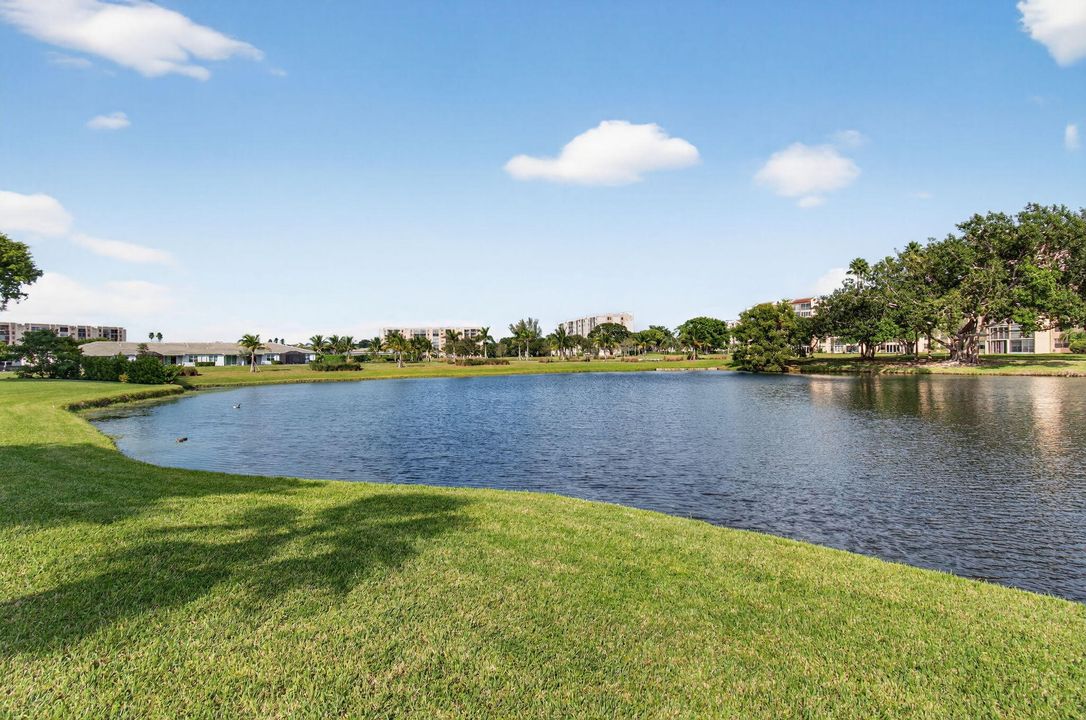 For Rent: $1,800 (2 beds, 2 baths, 1006 Square Feet)