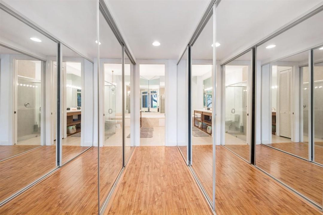 出租: $12,000 (4 贝兹, 4 浴室, 3149 平方英尺)