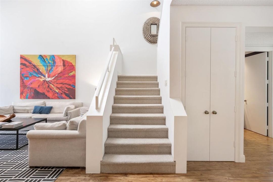 出租: $12,000 (4 贝兹, 4 浴室, 3149 平方英尺)