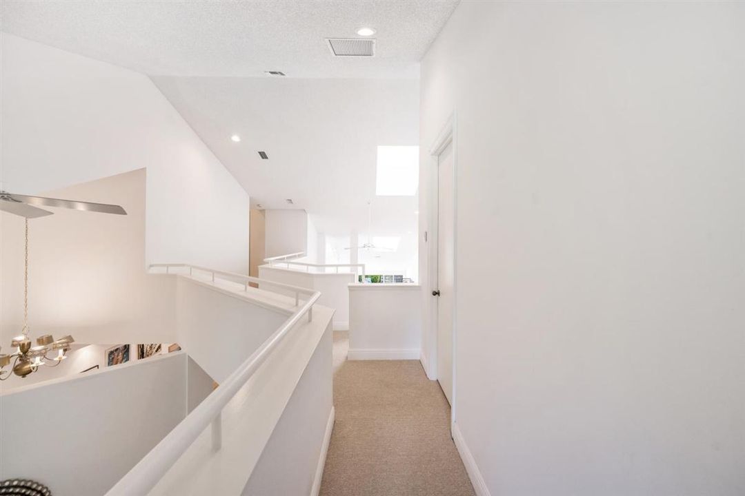 出租: $12,000 (4 贝兹, 4 浴室, 3149 平方英尺)