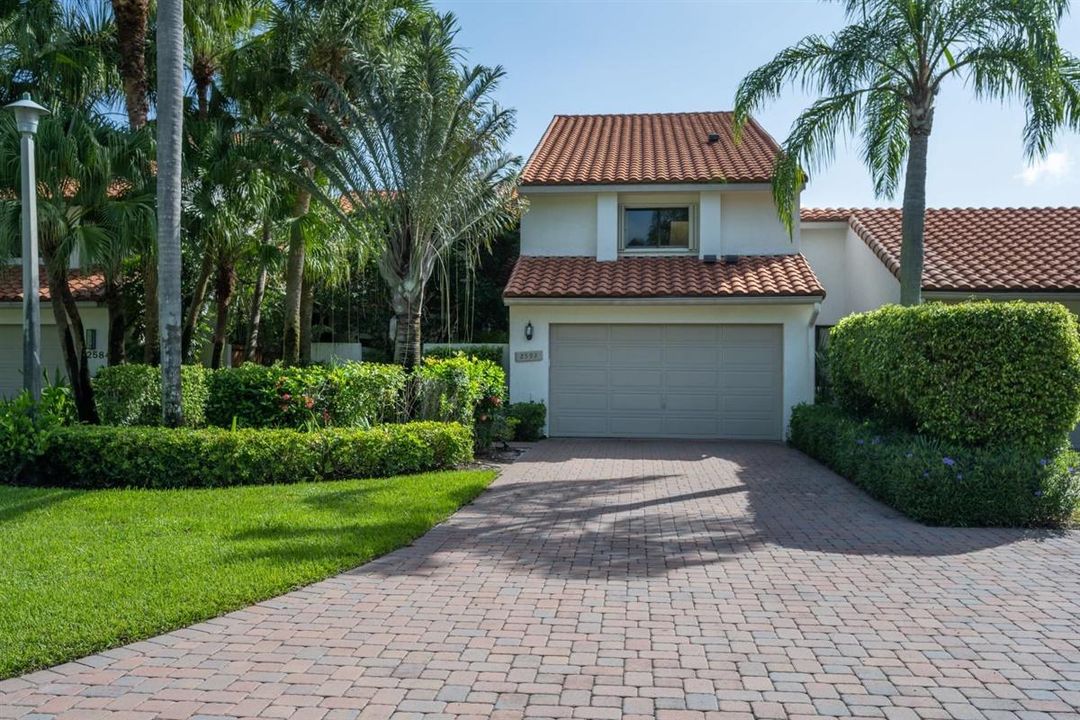 出租: $12,000 (4 贝兹, 4 浴室, 3149 平方英尺)