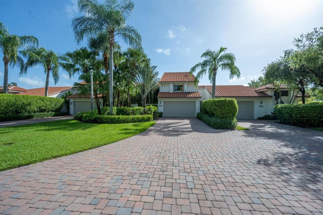 出租: $12,000 (4 贝兹, 4 浴室, 3149 平方英尺)