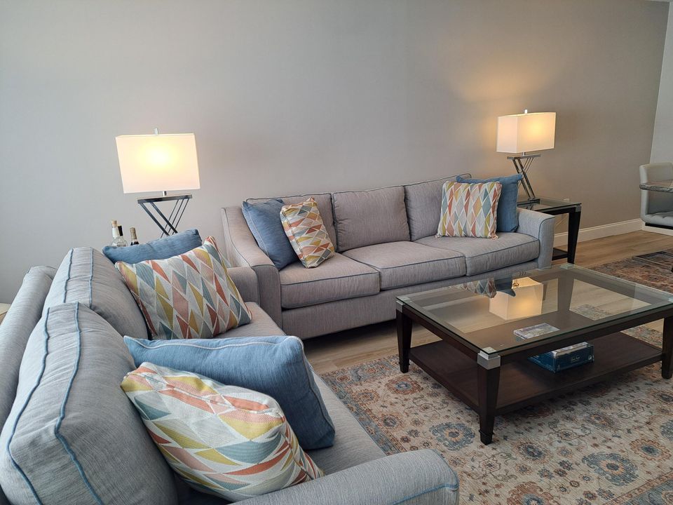 For Rent: $2,500 (1 beds, 1 baths, 767 Square Feet)