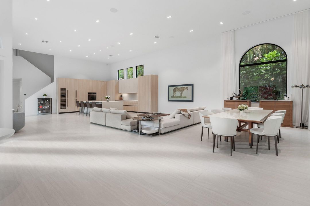 For Sale: $2,998,000 (5 beds, 4 baths, 3777 Square Feet)