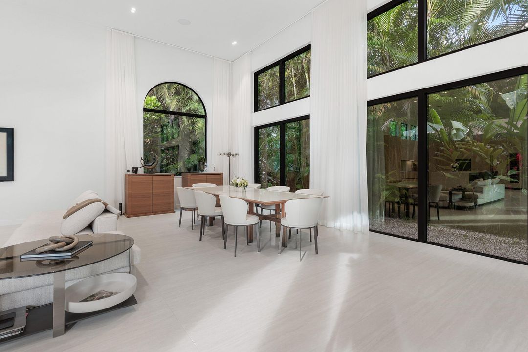 For Sale: $2,998,000 (5 beds, 4 baths, 3777 Square Feet)