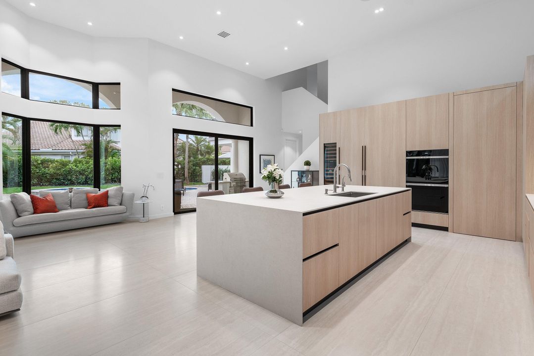 For Sale: $2,998,000 (5 beds, 4 baths, 3777 Square Feet)