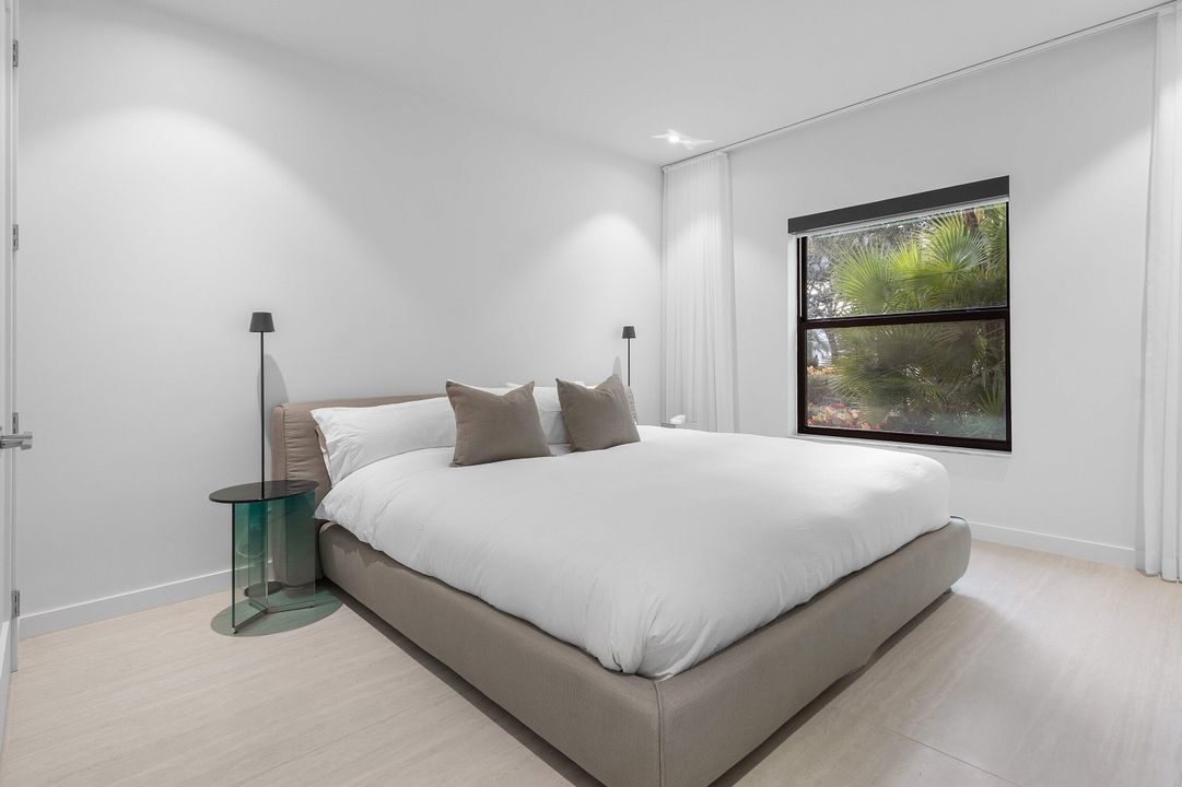 For Sale: $2,998,000 (5 beds, 4 baths, 3777 Square Feet)