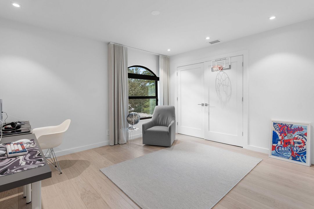 For Sale: $2,998,000 (5 beds, 4 baths, 3777 Square Feet)