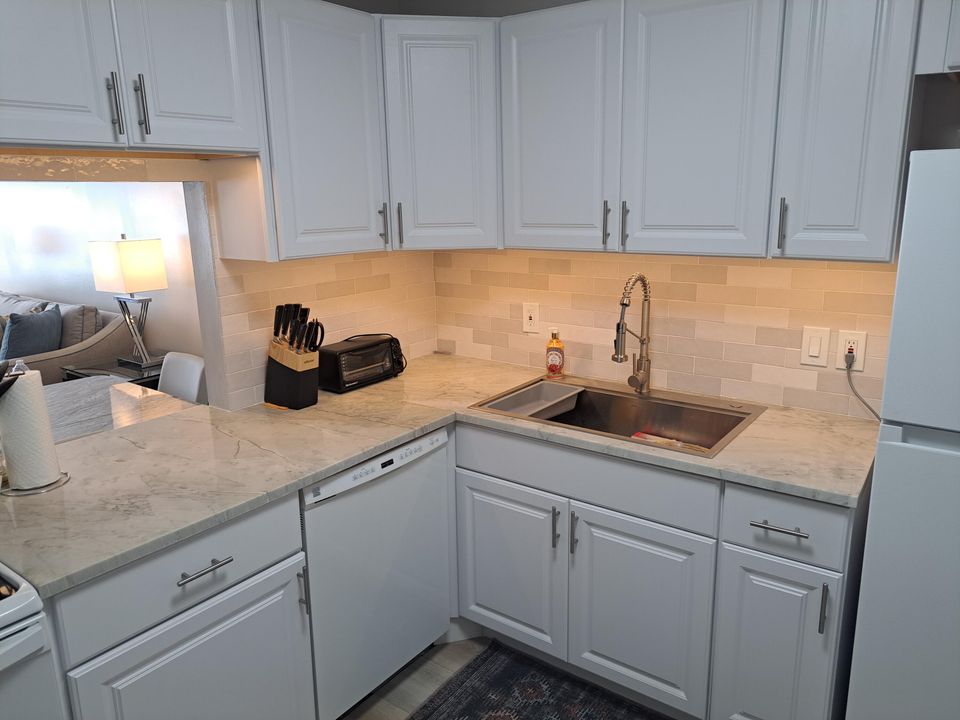 For Rent: $2,500 (1 beds, 1 baths, 767 Square Feet)