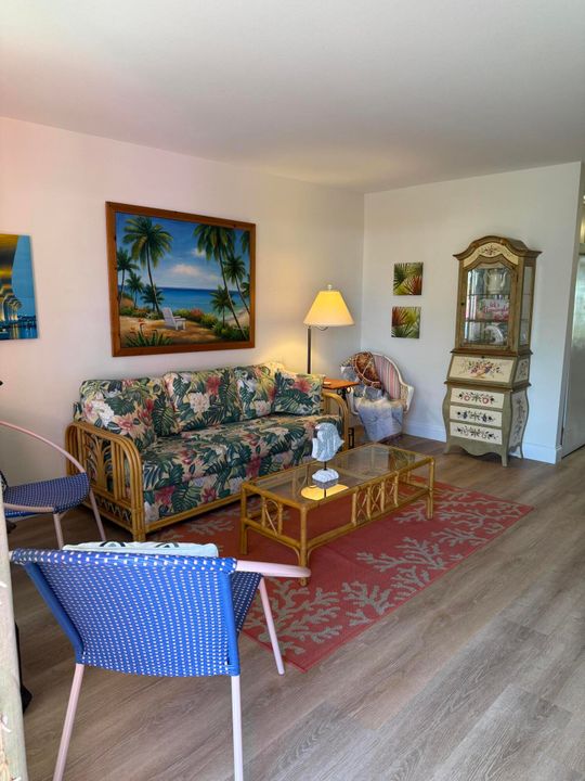 出租: $1,850 (2 贝兹, 1 浴室, 1073 平方英尺)