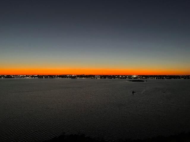 For Sale: $889,000 (2 beds, 2 baths, 1661 Square Feet)