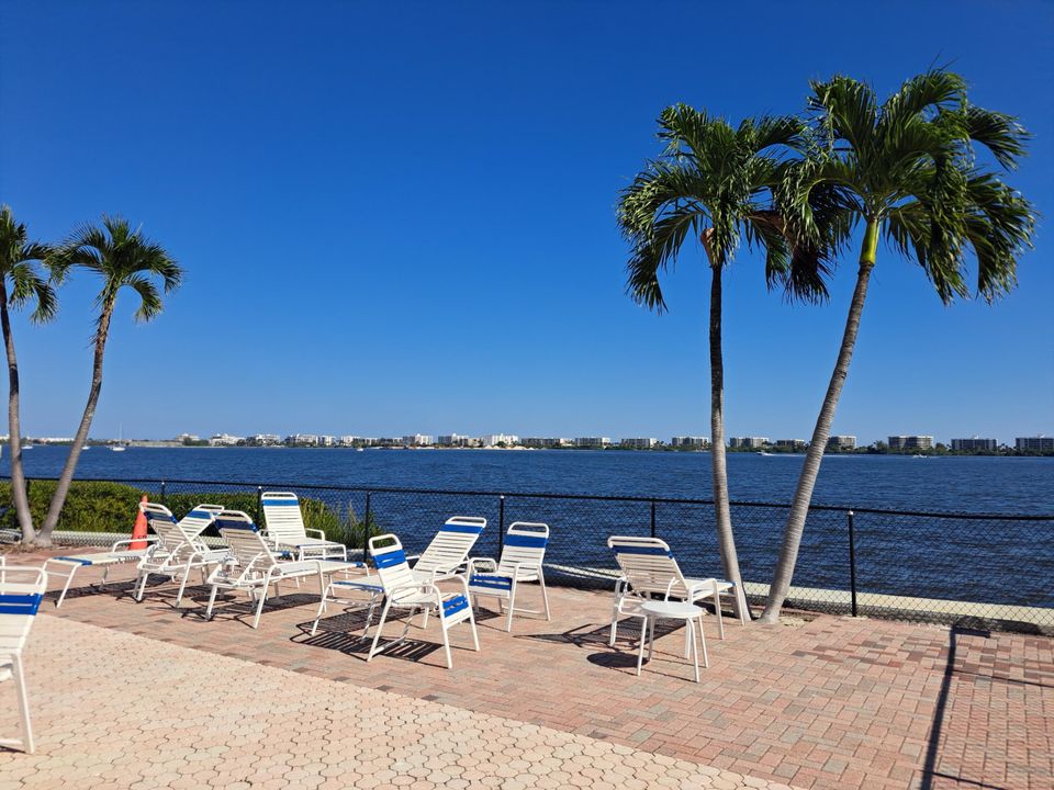 For Rent: $2,500 (1 beds, 1 baths, 767 Square Feet)